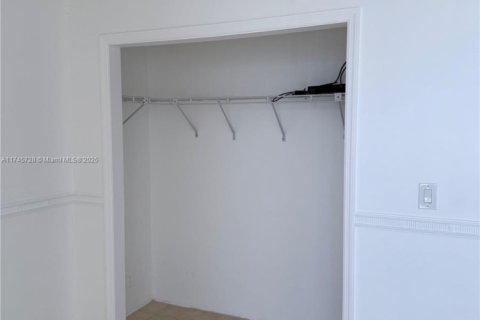 Condominio en venta en Sunny Isles Beach, Florida, 2 dormitorios, 123.65 m2 № 1731364 - foto 13