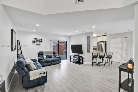 Townhouse in Miami, Florida 2 bedrooms, 123.93 sq.m. № 2073433 - photo 7