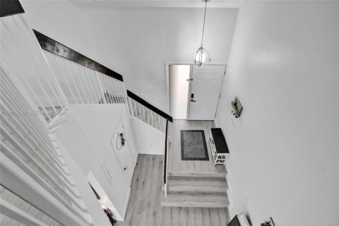 Townhouse in Miami, Florida 2 bedrooms, 123.93 sq.m. № 2073433 - photo 18