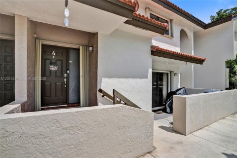 Townhouse in Miami, Florida 2 bedrooms, 123.93 sq.m. № 2073433 - photo 3