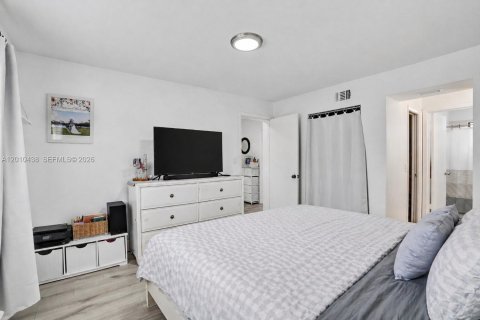 Townhouse in Miami, Florida 2 bedrooms, 123.93 sq.m. № 2073433 - photo 22