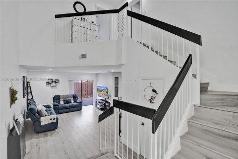 Townhouse in Miami, Florida 2 bedrooms, 123.93 sq.m. № 2073433 - photo 6