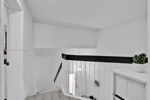 Townhouse in Miami, Florida 2 bedrooms, 123.93 sq.m. № 2073433 - photo 19