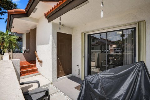Townhouse in Miami, Florida 2 bedrooms, 123.93 sq.m. № 2073433 - photo 4
