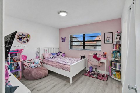 Townhouse in Miami, Florida 2 bedrooms, 123.93 sq.m. № 2073433 - photo 27