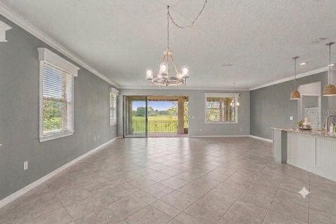 House in Ocala, Florida 4 bedrooms, 203.08 sq.m. № 2290731 - photo 4