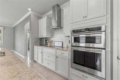 House in Ocala, Florida 4 bedrooms, 203.08 sq.m. № 2290731 - photo 8