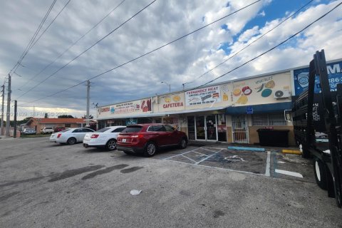 Commercial property in Hialeah, Florida № 2074887 - photo 4