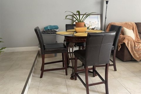 Appartement à louer à Kissimmee, Floride: 1 chambre, 82.68 m2 № 2436735 - photo 4
