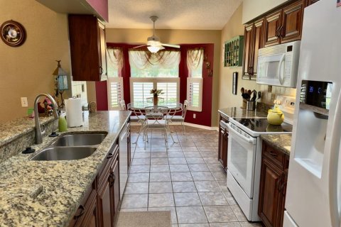 House in Hudson, Florida 2 bedrooms, 169.27 sq.m. № 1833652 - photo 14