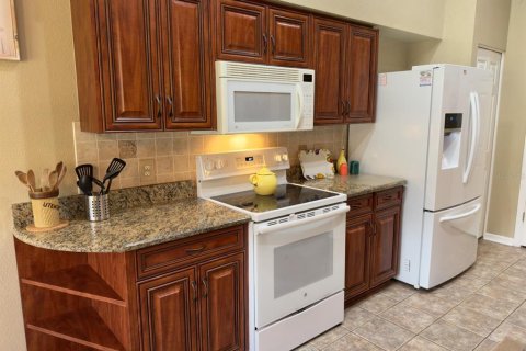 House in Hudson, Florida 2 bedrooms, 169.27 sq.m. № 1833652 - photo 18