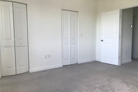 Townhouse in Miami, Florida 3 bedrooms, 137.31 sq.m. № 2004158 - photo 6