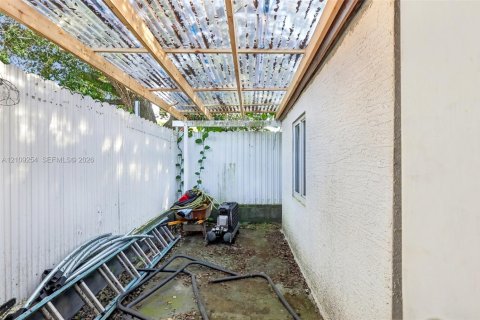Купить таунхаус в Майами-Гарденс, Флорида 3 спальни, 84.73м2, № 2422962 - фото 29