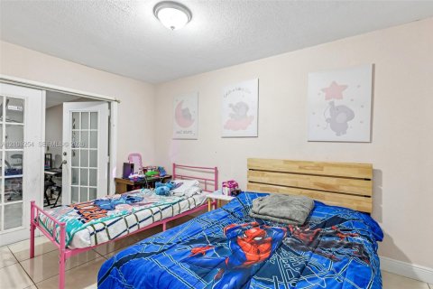 Купить таунхаус в Майами-Гарденс, Флорида 3 спальни, 84.73м2, № 2422962 - фото 16