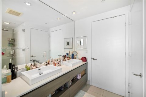 Купить кондоминиум в Майами, Флорида 2 спальни, 99.68м2, № 1984639 - фото 21