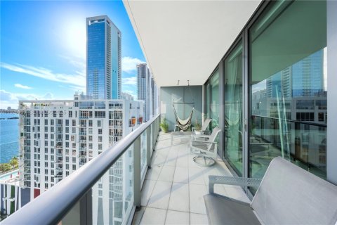 Купить кондоминиум в Майами, Флорида 2 спальни, 99.68м2, № 1984639 - фото 25