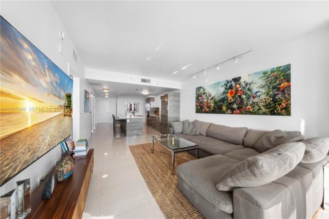 Купить кондоминиум в Майами, Флорида 2 спальни, 99.68м2, № 1984639 - фото 6