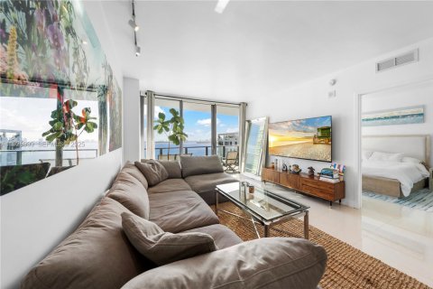 Купить кондоминиум в Майами, Флорида 2 спальни, 99.68м2, № 1984639 - фото 3