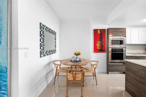 Купить кондоминиум в Майами, Флорида 2 спальни, 99.68м2, № 1984639 - фото 9