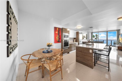 Купить кондоминиум в Майами, Флорида 2 спальни, 99.68м2, № 1984639 - фото 8