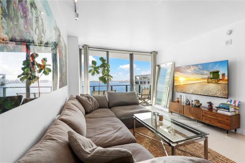 Купить кондоминиум в Майами, Флорида 2 спальни, 99.68м2, № 1984639 - фото 2