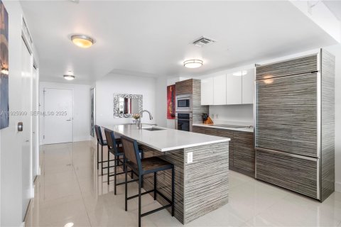 Купить кондоминиум в Майами, Флорида 2 спальни, 99.68м2, № 1984639 - фото 12