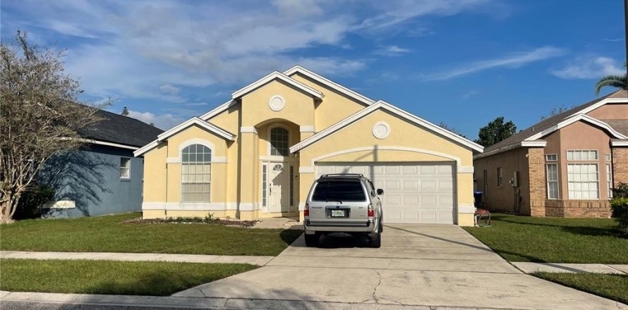 House in Orlando, Florida 4 bedrooms, 179.49 sq.m. № 2420003