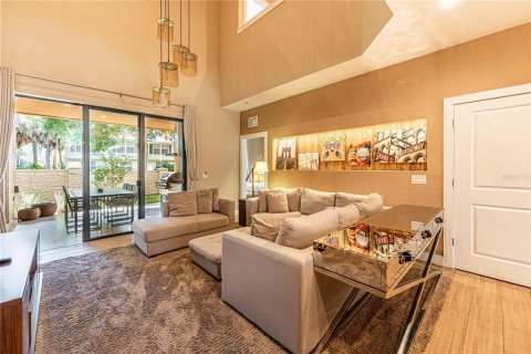 Adosado en venta en Kissimmee, Florida, 4 dormitorios, 218.88 m2 № 1521588 - foto 2