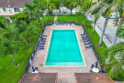 Touwnhouse à vendre à Miami, Floride: 3 chambres, 161 m2 № 1930330 - photo 26