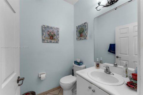 Touwnhouse à vendre à Miami, Floride: 3 chambres, 161 m2 № 1930330 - photo 11