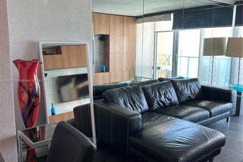 Condo in Hollywood, Florida, 1 bedroom  № 1702498 - photo 10