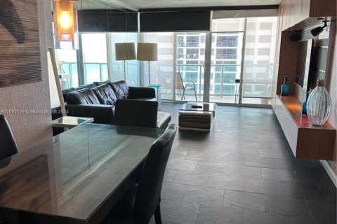 Condo in Hollywood, Florida, 1 bedroom  № 1702498 - photo 13