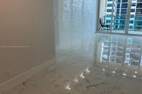 Condo in Hollywood, Florida, 1 bedroom  № 1702498 - photo 16