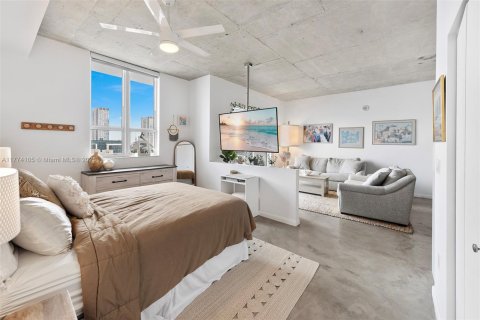 Condo in Miami, Florida, 1 bedroom  № 1892749 - photo 8