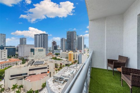 Condo in Miami, Florida, 1 bedroom  № 1892749 - photo 1