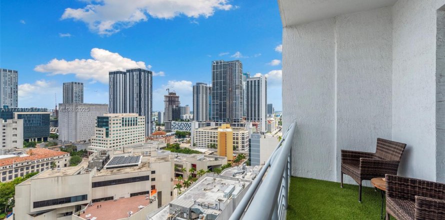 Condo in Miami, Florida, 1 bedroom № 1892749