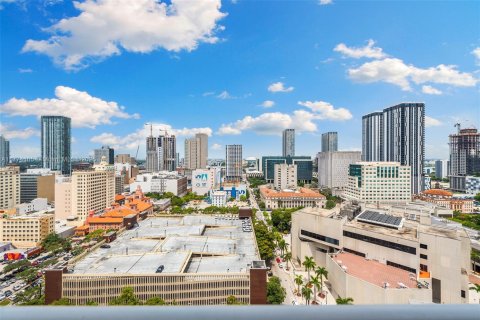 Condo in Miami, Florida, 1 bedroom  № 1892749 - photo 14