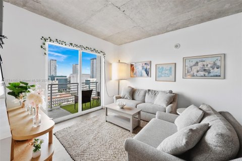 Condo in Miami, Florida, 1 bedroom  № 1892749 - photo 4