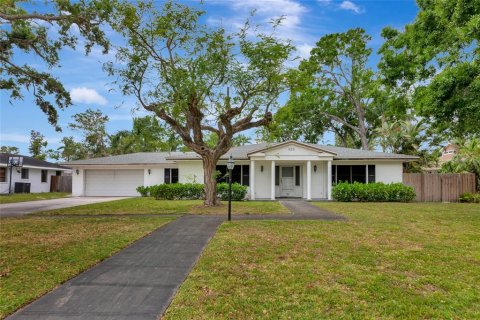 House in Bradenton, Florida 3 bedrooms, 192.21 sq.m. № 1733968 - photo 1