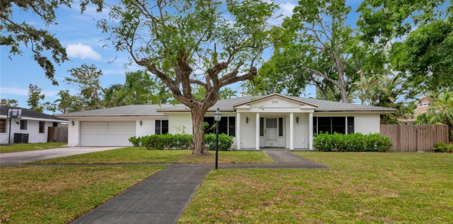 House in Bradenton, Florida 3 bedrooms, 192.21 sq.m. № 1733968