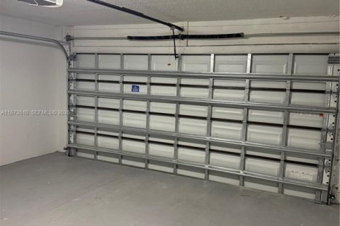 Снять в аренду виллу или дом в Майами, Флорида 3 спальни, 151.52м2, № 1925672 - фото 20