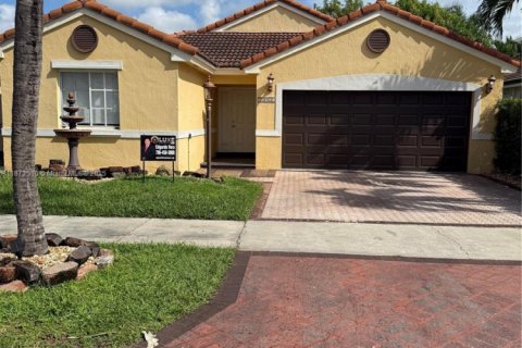 Снять в аренду виллу или дом в Майами, Флорида 3 спальни, 151.52м2, № 1925672 - фото 4