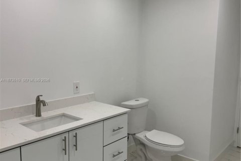 Снять в аренду виллу или дом в Майами, Флорида 3 спальни, 151.52м2, № 1925672 - фото 19