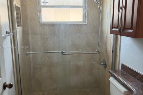 Снять в аренду виллу или дом в Майами, Флорида 3 спальни, 151.52м2, № 1925672 - фото 14