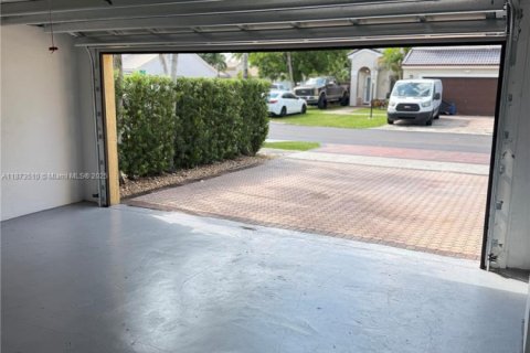 Снять в аренду виллу или дом в Майами, Флорида 3 спальни, 151.52м2, № 1925672 - фото 18