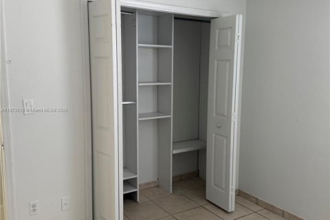 Снять в аренду виллу или дом в Майами, Флорида 3 спальни, 151.52м2, № 1925672 - фото 8