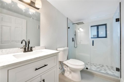 Villa ou maison à louer à Miami, Floride: 2 chambres, 92.9 m2 № 2046771 - photo 10