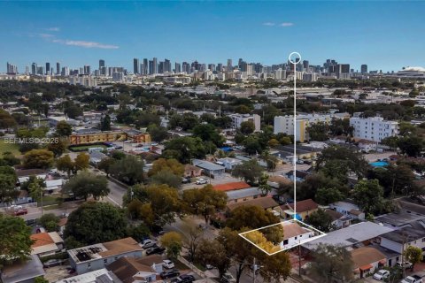 Villa ou maison à louer à Miami, Floride: 2 chambres, 92.9 m2 № 2046771 - photo 11