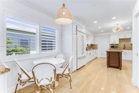 Casa en alquiler en Surfside, Florida, 4 dormitorios № 1738728 - foto 8