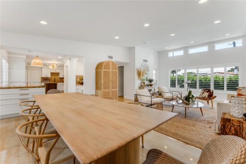 Casa en alquiler en Surfside, Florida, 4 dormitorios № 1738728 - foto 7